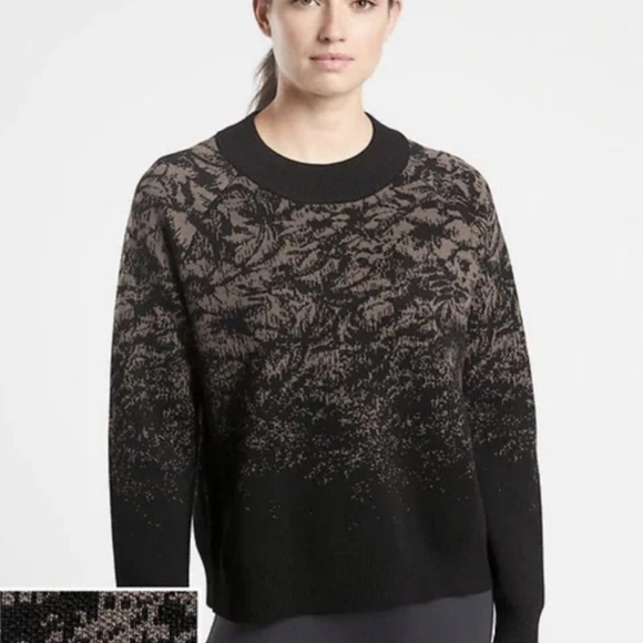 Athleta Sweaters - Athleta Jacquard Merino Wool Crew Sweater Medium Frosted Floral Charcoal Grey